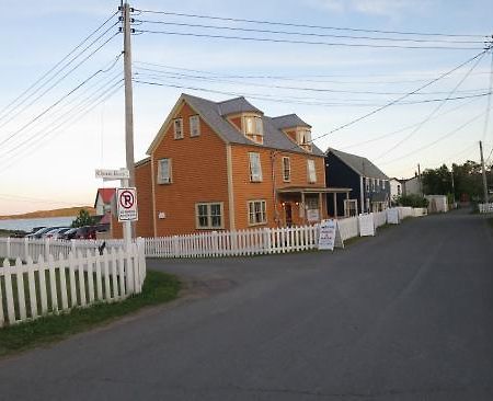 Trinity Eco-Tours Lodge Exterior photo